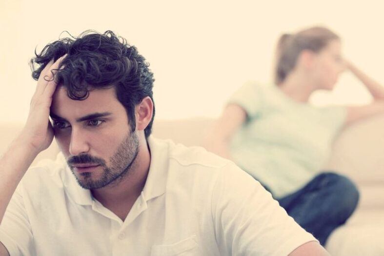 رجل منزعج من ضعف الفاعلية وكيفية تحسينها